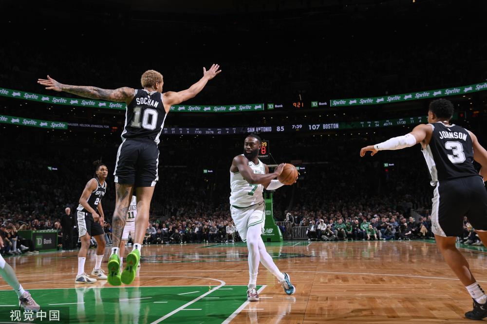 也展现了他 也展现了他